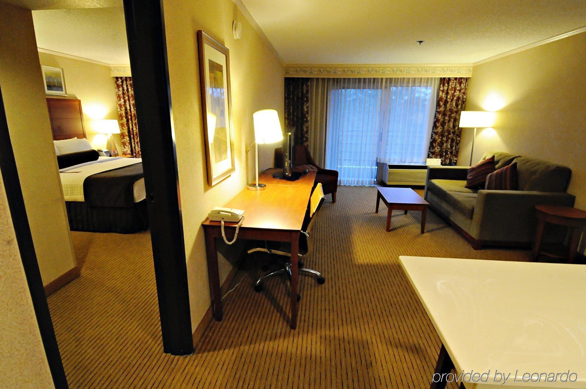 Crowne Plaza Portland - Lake Oswego, An Ihg Hotel Екстер'єр фото
